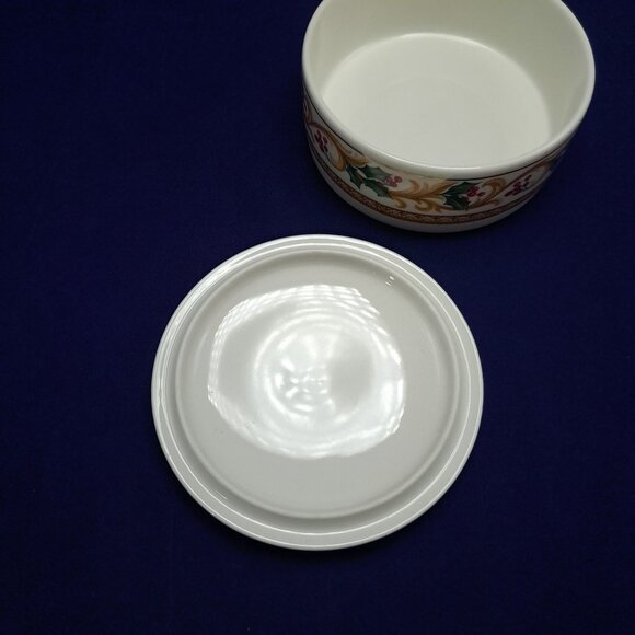 Mikasa Holiday Orchard Covered Candy Dish Trinket Box Christmas Gold Accents - Picture 3 of 13